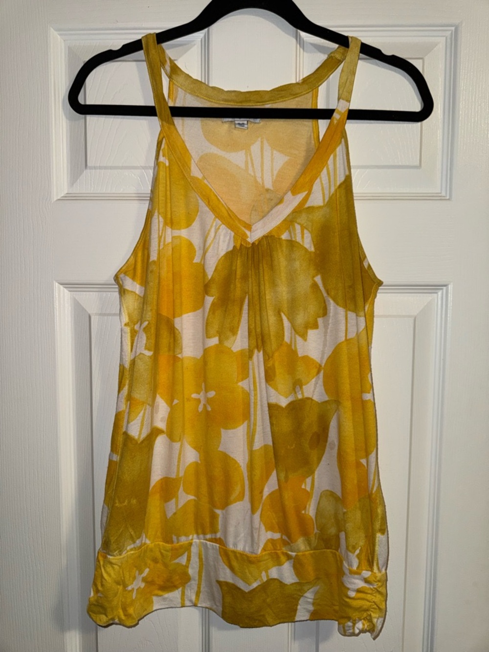American Eagle Outfitters Yellow Floral V-Neck Sleeveless Camisole